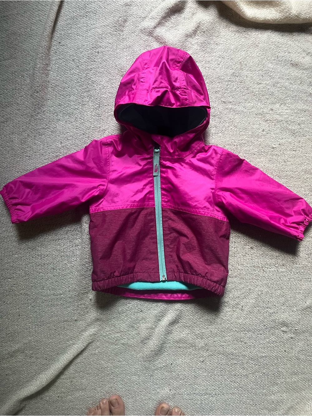 Kids Two-Tone North Fave Hooded Windbreaker Jacket in Fuchsia and Burgundy
